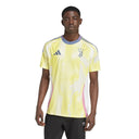 adidas Juventus Turin Fußball - Auswärtstrikot 24/25 Men (pure sulfur, L) - Markenkoffer