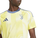adidas Juventus Turin Fußball - Auswärtstrikot 24/25 Men (pure sulfur, L) - Ansicht 5