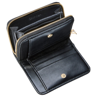 Calvin Klein Medium Flap Zip - Geldbörse 6cc 11 cm (black) - Markenkoffer