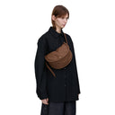 Sandqvist Curve Half Moon Bag S - Umhängetasche 26 cm (dark taupe) - Ansicht 6