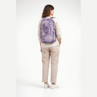 KI-generierte Darstellung – Fjällräven Skule Graphics 28 - Rucksack 15" 50 cm (pastel lavender-shade)