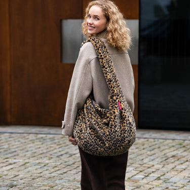 reisenthel Moonbag - Schultertasche 48 cm (leo fake fur) - Ansicht 7