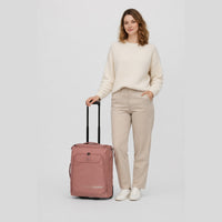 KI-generierte Darstellung – Travelite Kick-Off - 2-Rollen-Kabinentrolley S 55 cm (rose)