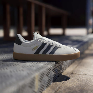 adidas VL Court 3.0 Sneaker - Schuh Women (off white/grey six/gold met., 38 2/3) - Markenkoffer