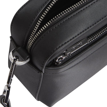 Calvin Klein Must Double Straps Camera - Umhängetasche 21.5 cm (schwarz) - Markenkoffer