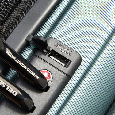 Delsey Paris Shadow 5.0 - 4 - Rollen - Kabinentrolley Slim Line USB 55 cm (grün) - Markenkoffer