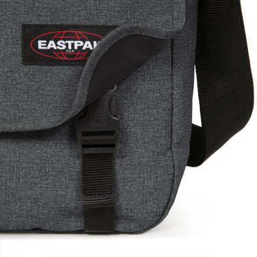 Eastpak Delegate + - Schultertasche 17" 38.5 cm (black denim) - Markenkoffer