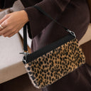 reisenthel travelling Mini Pouch - Schultertasche 26 cm (leo fake fur) - Ansicht 5