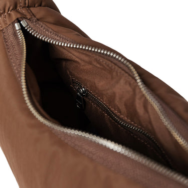 Sandqvist Curve Half Moon Bag S - Umhängetasche 26 cm (dark taupe) - Markenkoffer