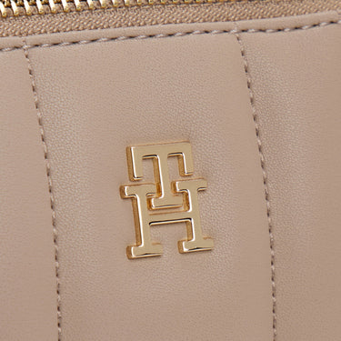 Tommy Hilfiger Feminine Camera - Umhängetasche 20 cm (costal taupe) - Markenkoffer